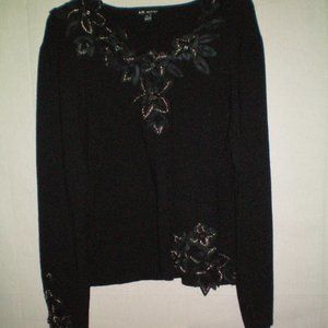 ++ AD Women's Black Floral Embroidery V-Neck top L